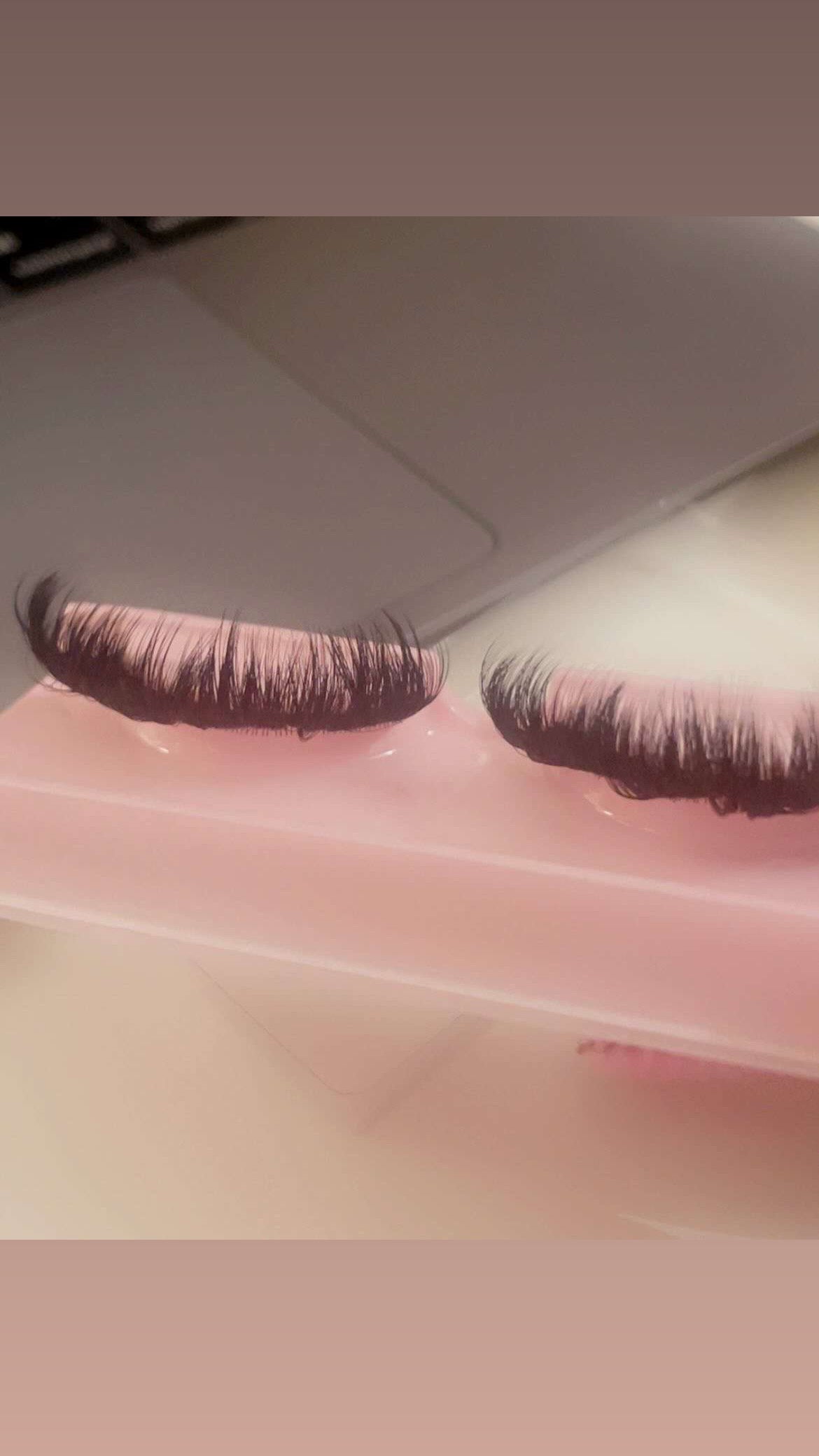 Wispy lash strips